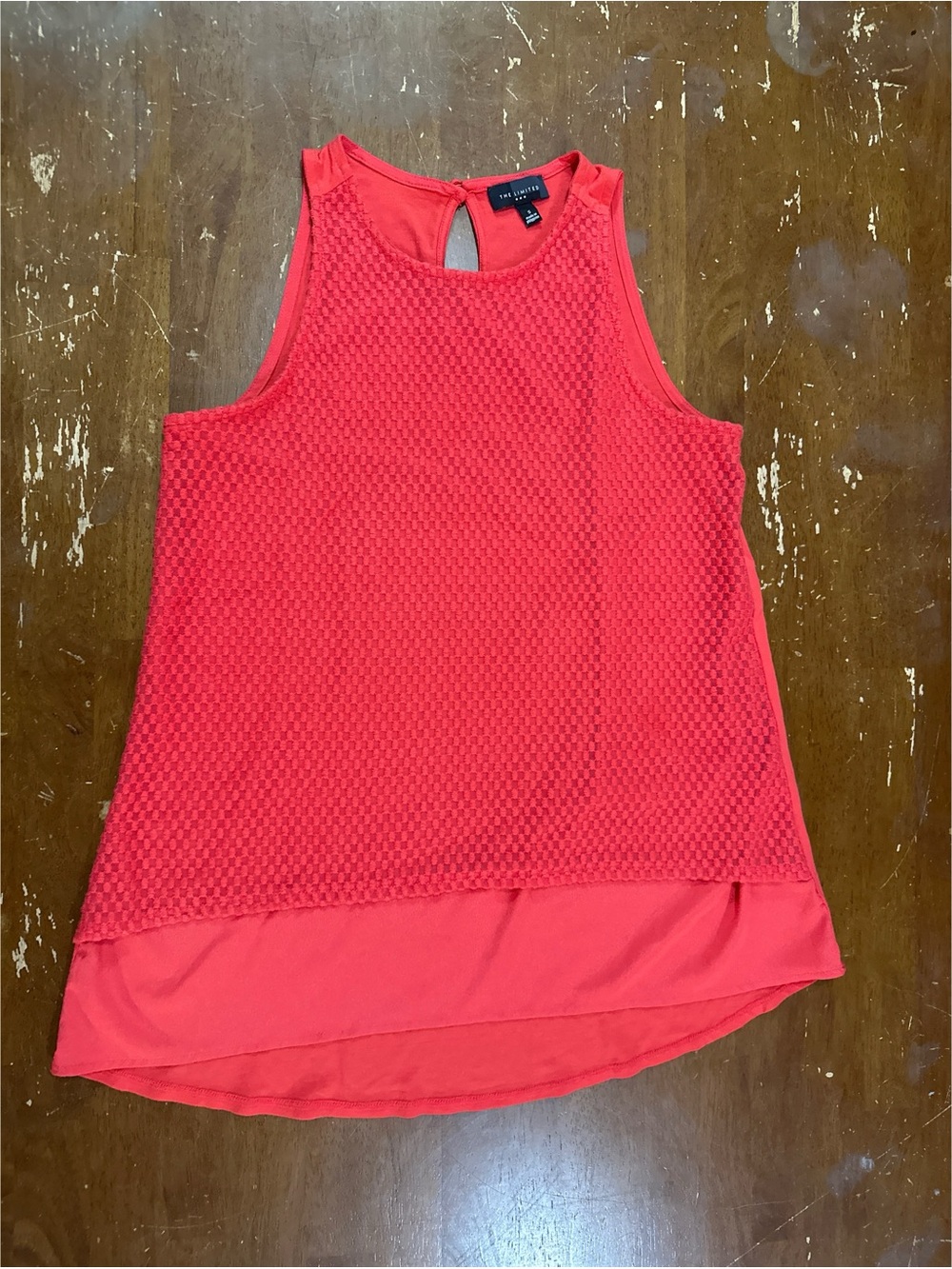 The Limited Coral-Red Textured Keyhole Tank